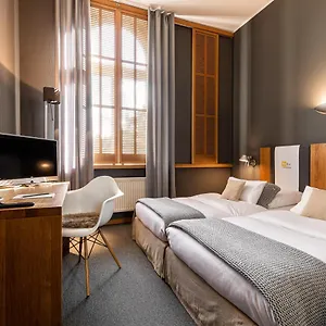 3* Hotel Yoho - The Young